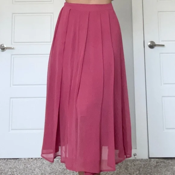 Pink Pleated Skirt - Picture 3 of 5